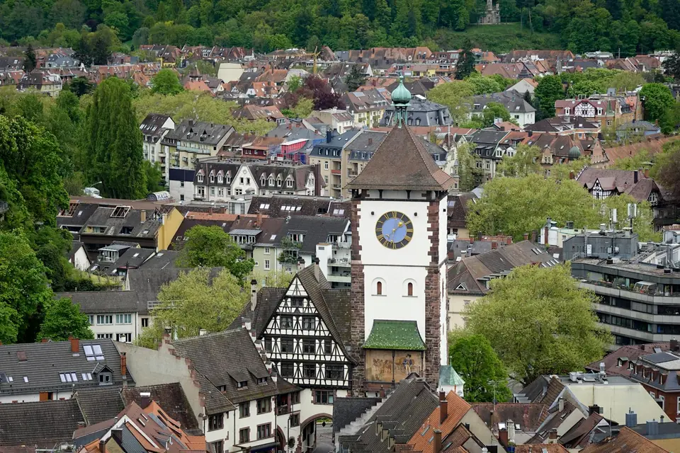 Freiburg im Breisgau — Universitätsstadt am Rand des Schwarzwalds mit ökologisch geprägten Quartieren