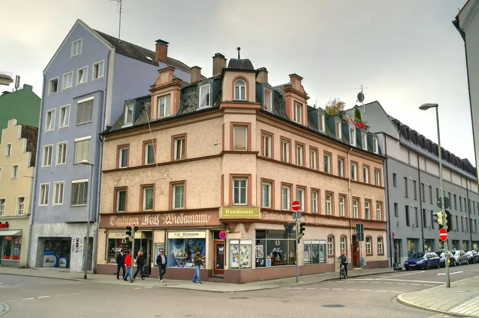 Ingolstadt — Audi-Stadt mit historischer Altstadt rund um Liebfrauenmünster und Kreuztor