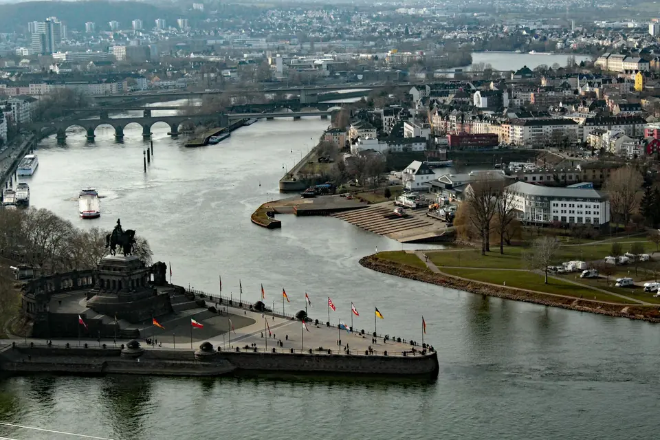 Koblenz Koblenz am Deutschen Eck — Zusammenfluss von Rhein und Mosel mit UNESCO-Welterbe-Status